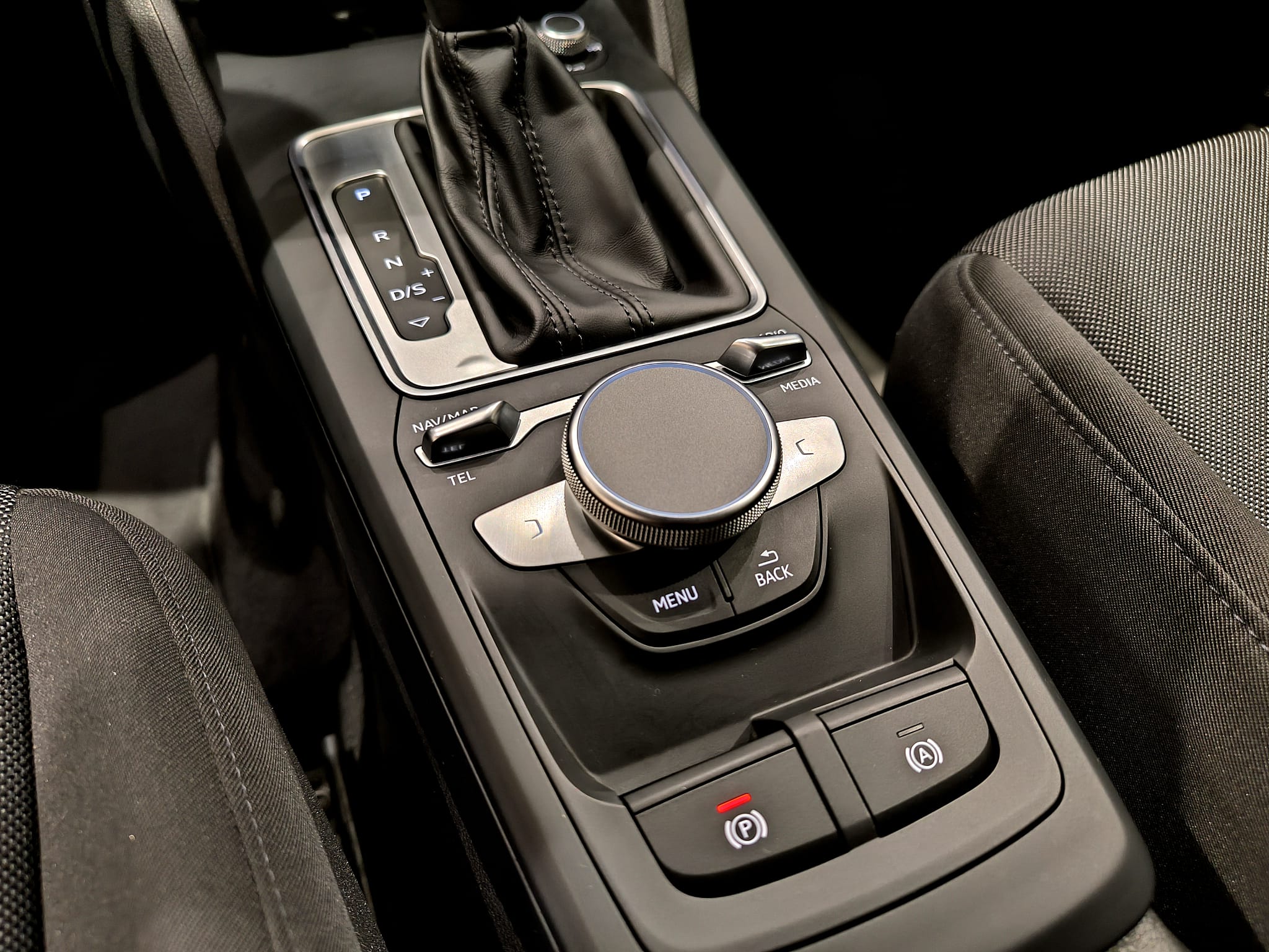 Audi Q2 30 Tdi 116 S-Tronic Business - immagine 24