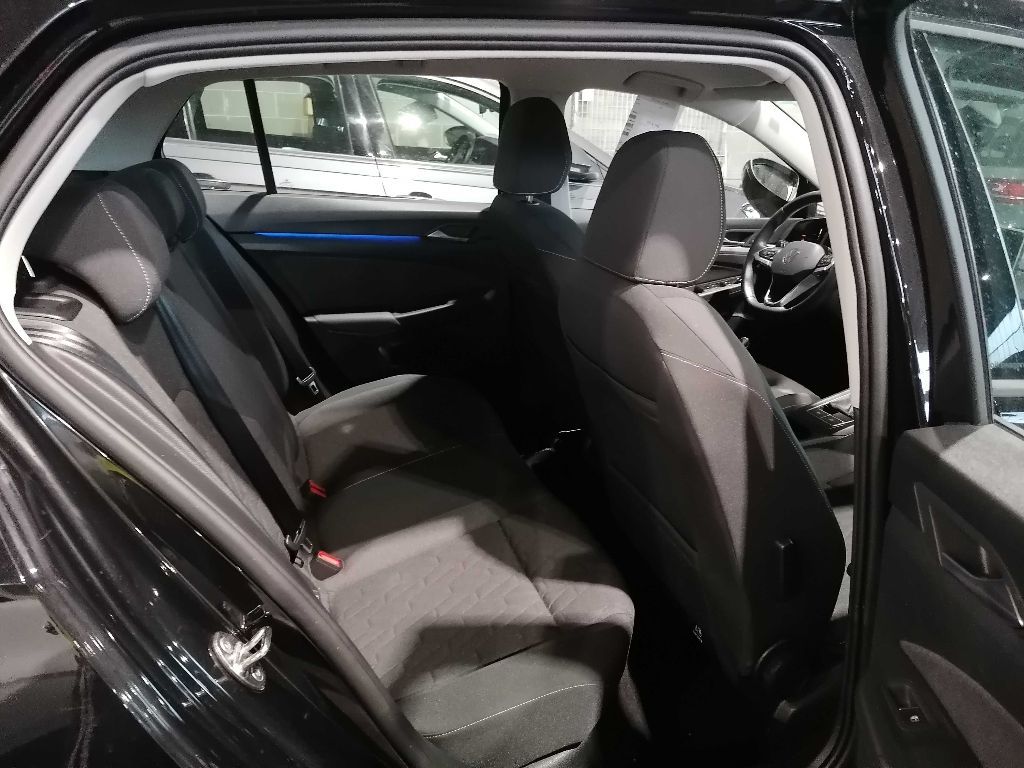 VW Golf 2.0 Tdi 115 cv Life - immagine 11