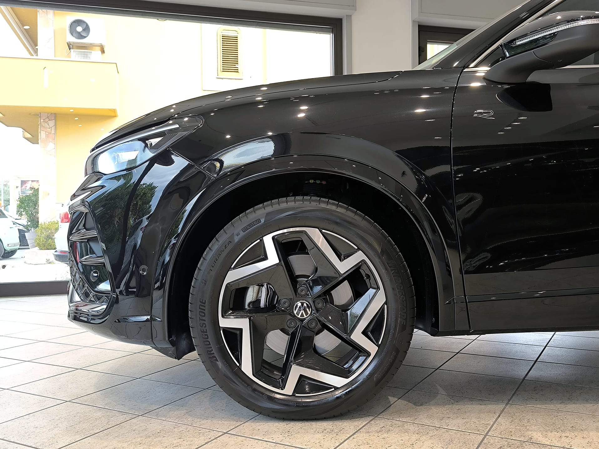VW Tiguan 2.0 Tdi150 CV Dsg R-Line - immagine 4