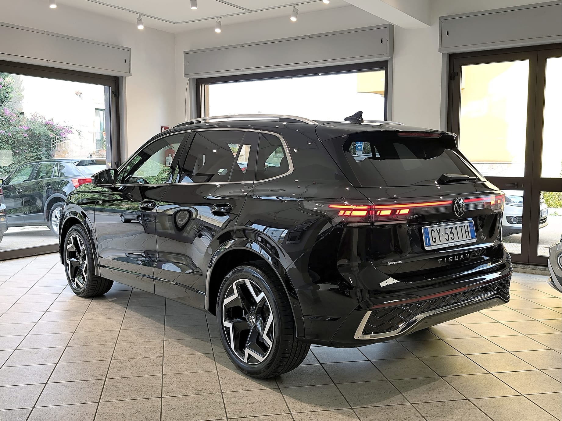 VW Tiguan 2.0 Tdi150 CV Dsg R-Line - immagine 6
