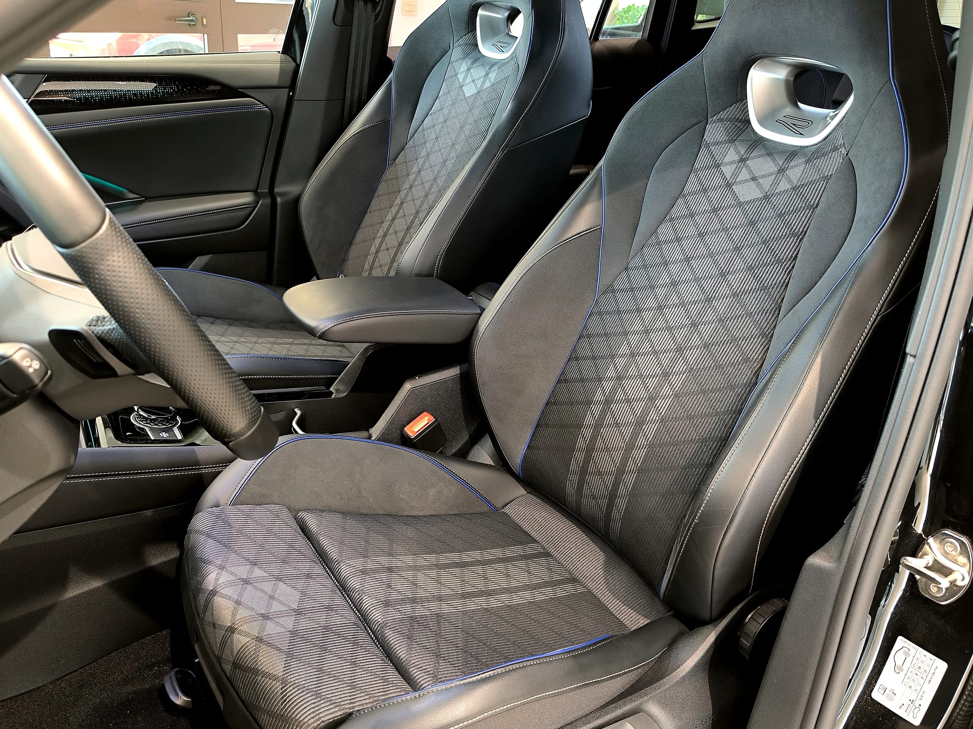 VW Tiguan 2.0 Tdi150 CV Dsg R-Line - immagine 11