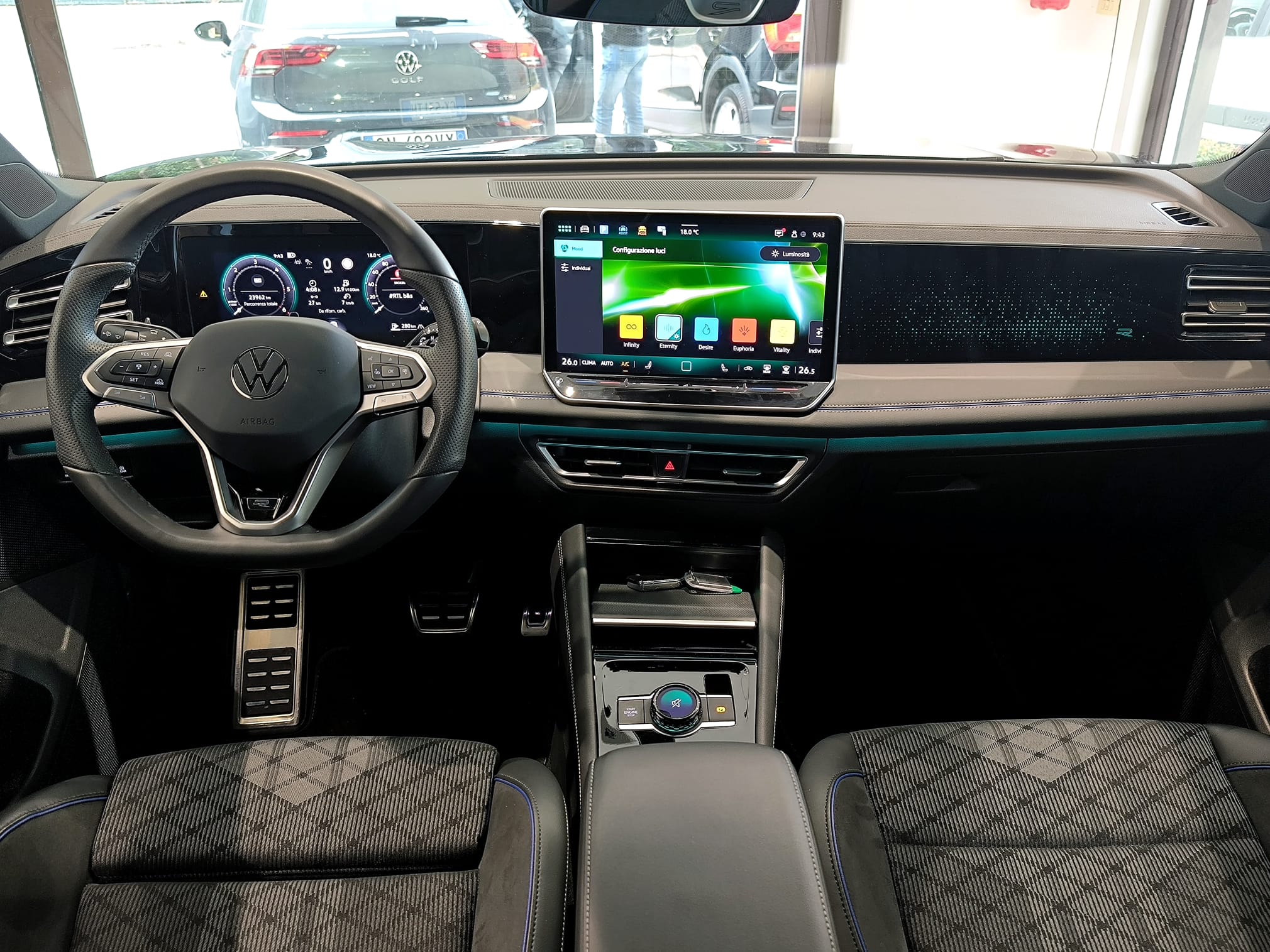 VW Tiguan 2.0 Tdi150 CV Dsg R-Line - immagine 14
