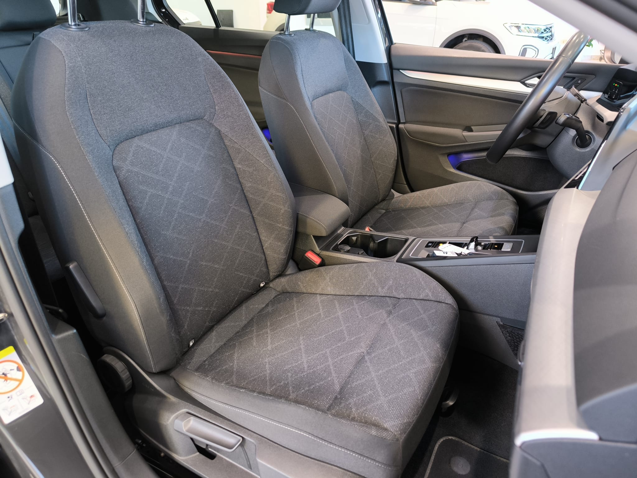 VW Golf 2.0 Tdi 115 cv Dsg Life - immagine 13
