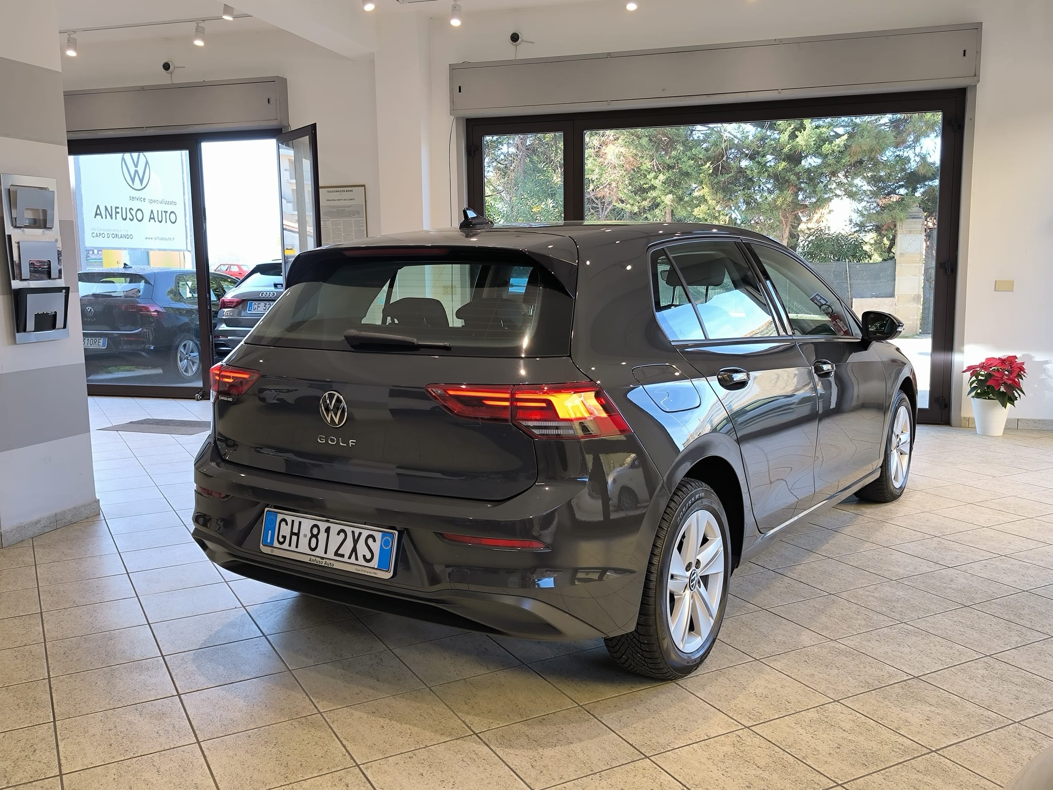 VW Golf 2.0 Tdi 115 cv Dsg Life - immagine 10