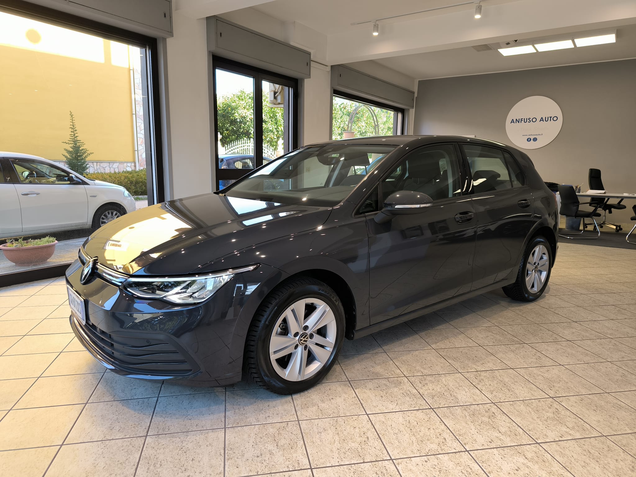 VW Golf 2.0 Tdi 115 cv Dsg Life - immagine 5